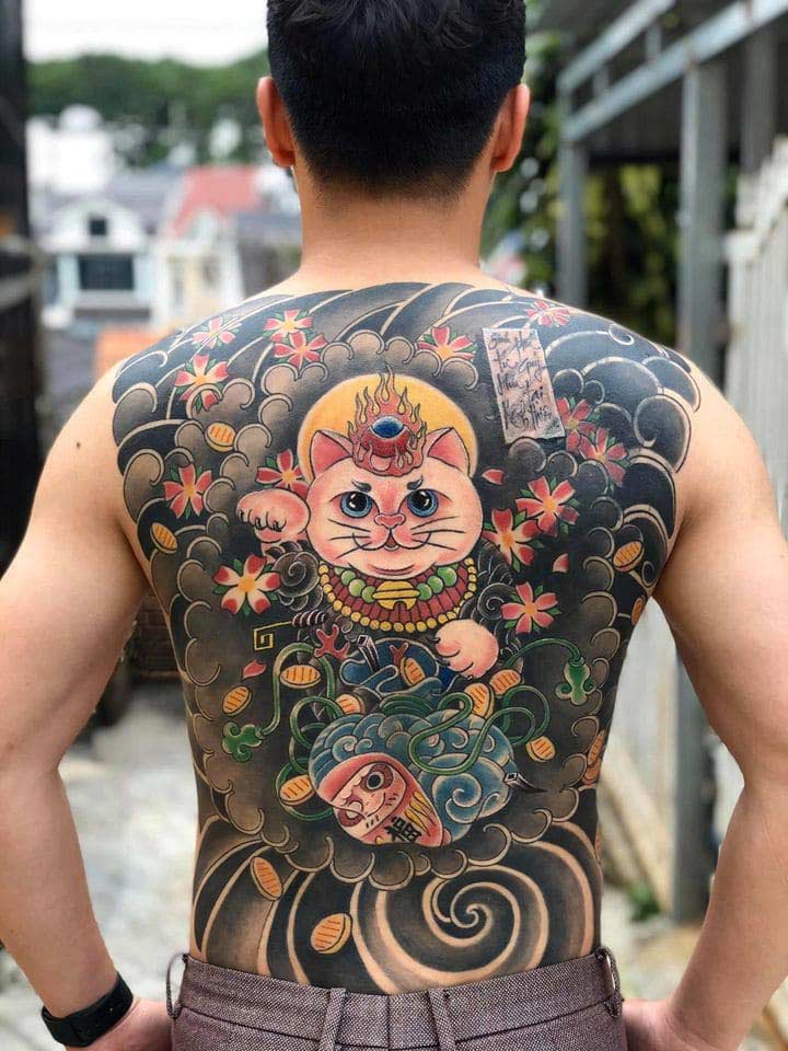 Hình xăm Daruma nửa lưng