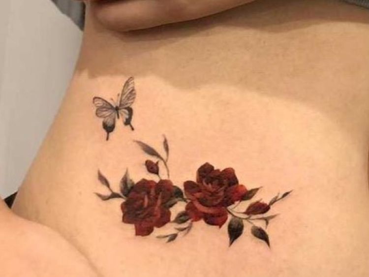 Hình xăm hoa hồng và bướm