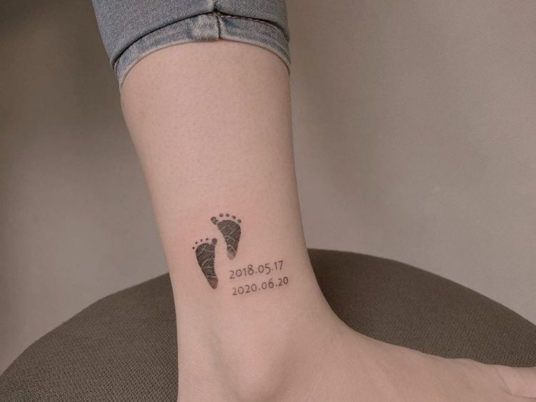 Hình xăm dấu chân