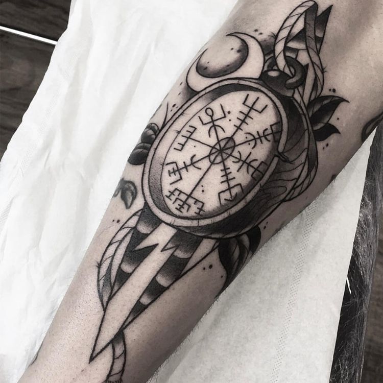 Vegvisir  La bàn phép thuật cổ đại   Hình xăm nghệ thuật Lucky Tattoo