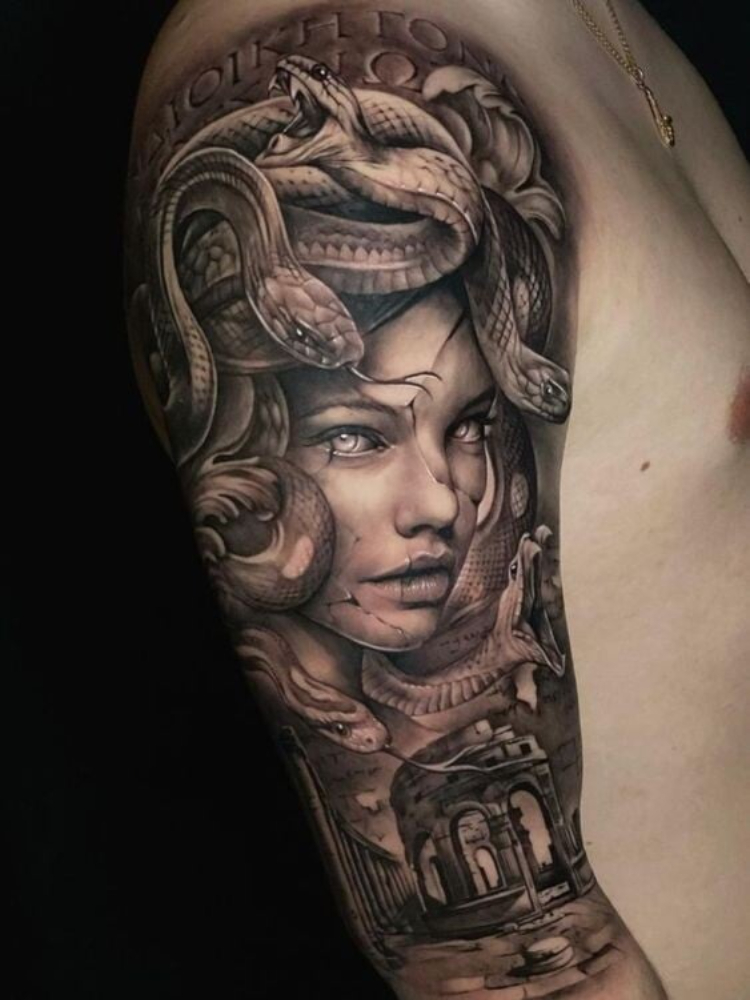 Tattoo nữ thần Medusa hóa đá phong cách 3D
