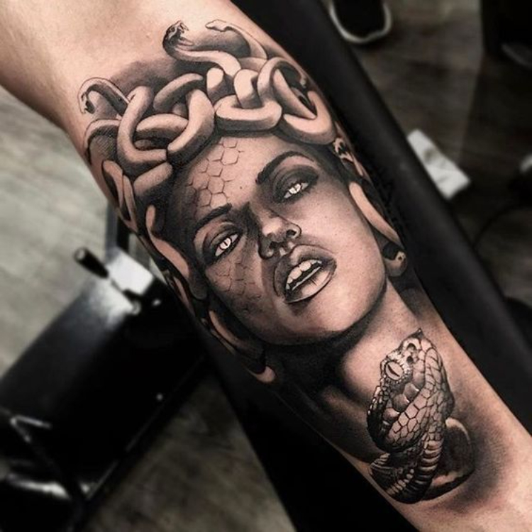 Tattoo nữ thần Medusa 3D sắc nét, chân thực