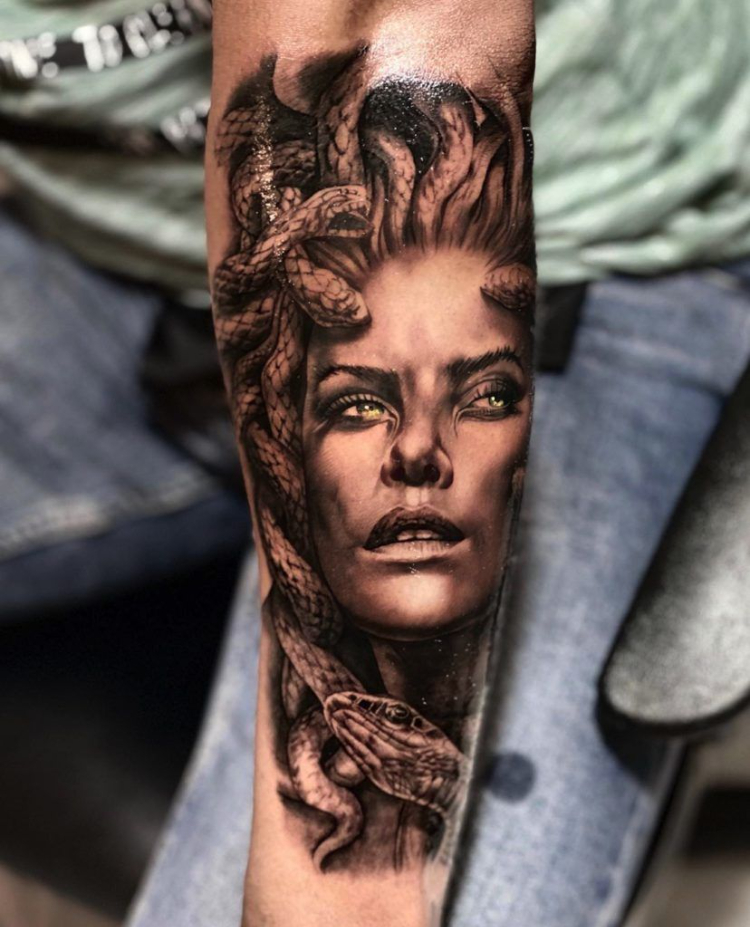 Tattoo nữ thần Medusa 3D chân thực, nghệ thuật