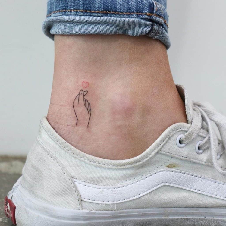 Biểu Tượng Thả Trái Tim Mini Tattoo