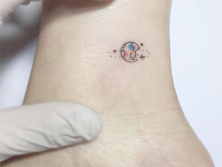 Xăm hình trái đất mini
