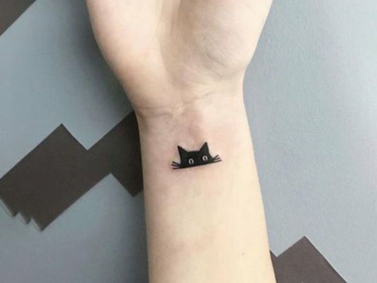 Hình xăm mèo đen mini dễ thương