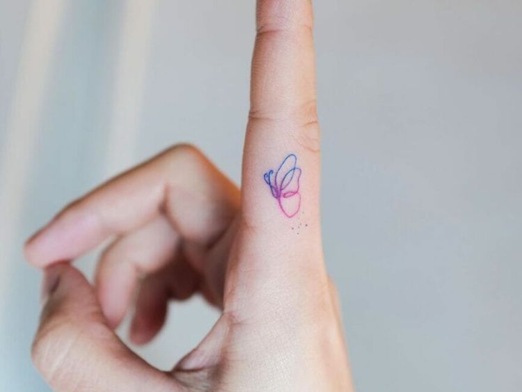 Hình xăm con bướm tí hon cho nữ