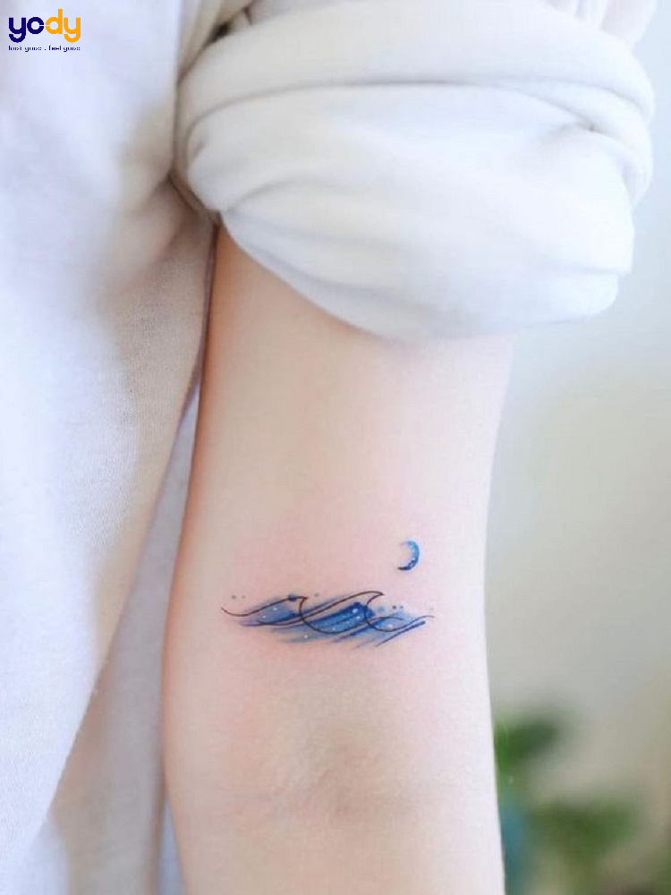 Một số ý nghĩa hình xăm sóng nước trong tattoo mini
