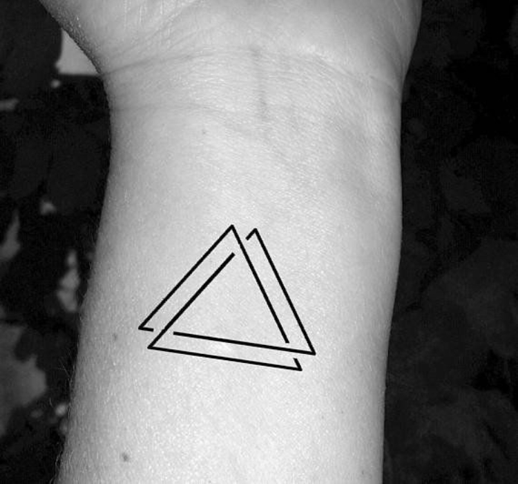 Tattoo tam giác đôi đẹp mắt