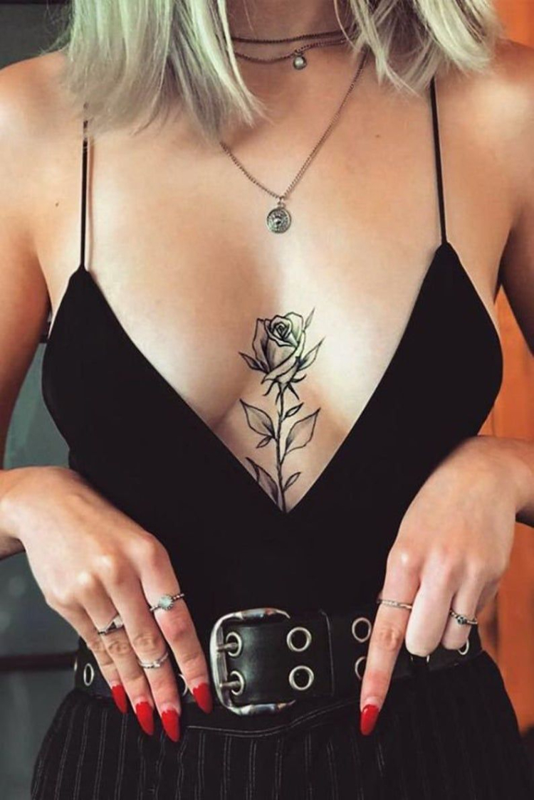Tattoo dưới ngược hình bông hồng đen