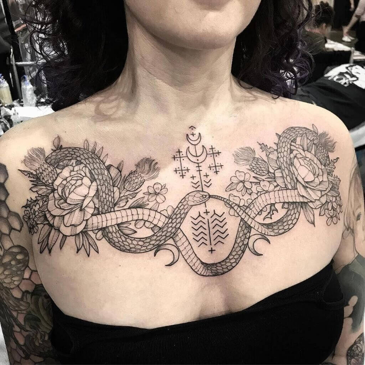 Tattoo full ngược hình rắn nghệ thuật