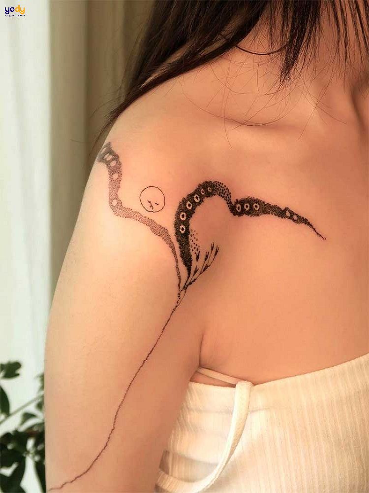 Hình xăm vai nữ ký hiệu 