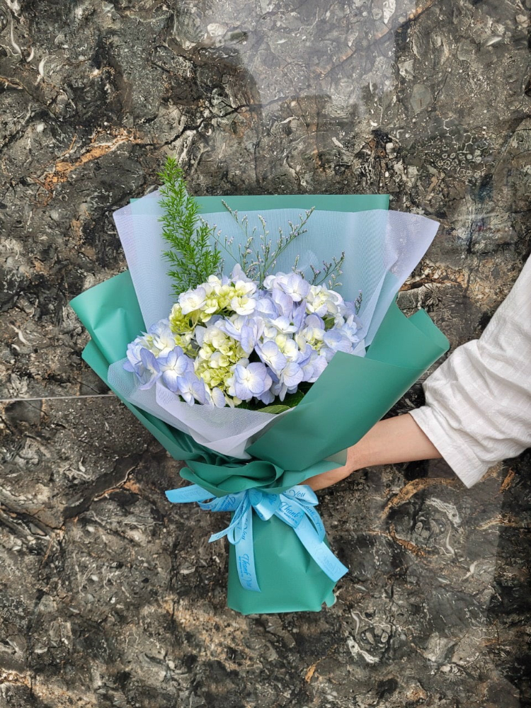 Hoa tặng mẹ hot hiện nay - Hoa cẩm tý cầu