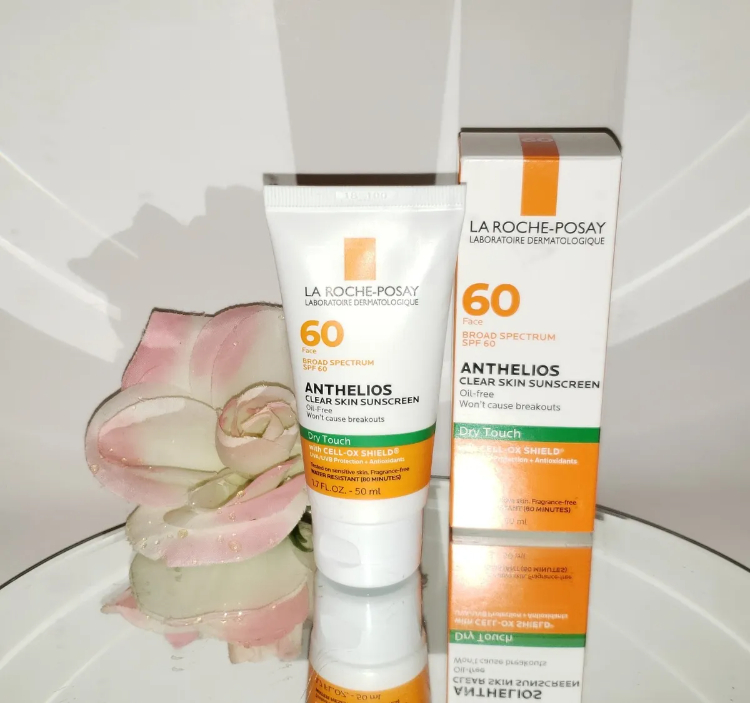 Kem chống nắng La Roche Posay cho da dầu mụn Anthelios Clear Skin Dry Sunscreen Broad Spectrum SPF 60