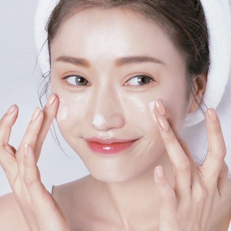 lưu ý khi sử dụng kem dưỡng ẩm Hada Labo