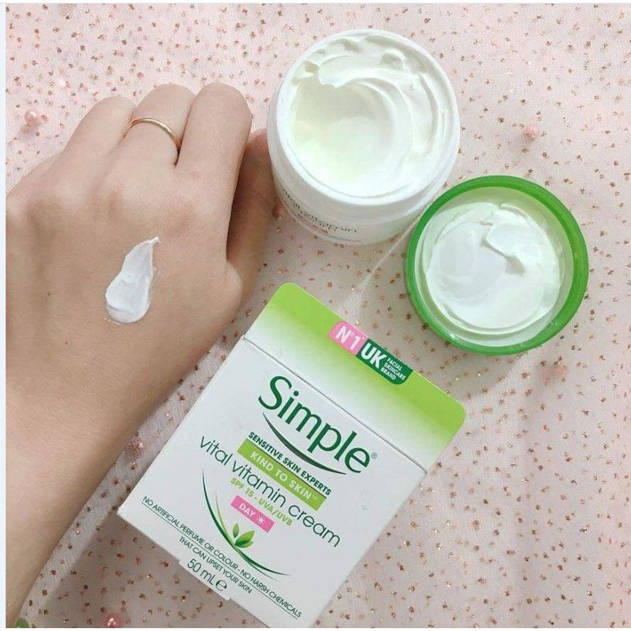kem dưỡng ẩm simple