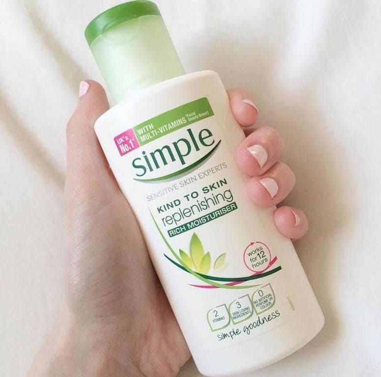 kem dưỡng ẩm simple