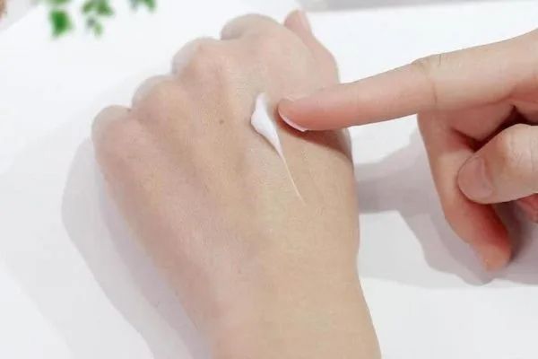 kem dưỡng ẩm simple
