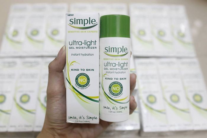kem dưỡng ẩm simple
