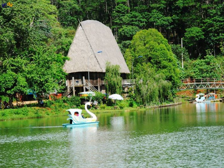 Khu du lịch sinh thái Măng Đen