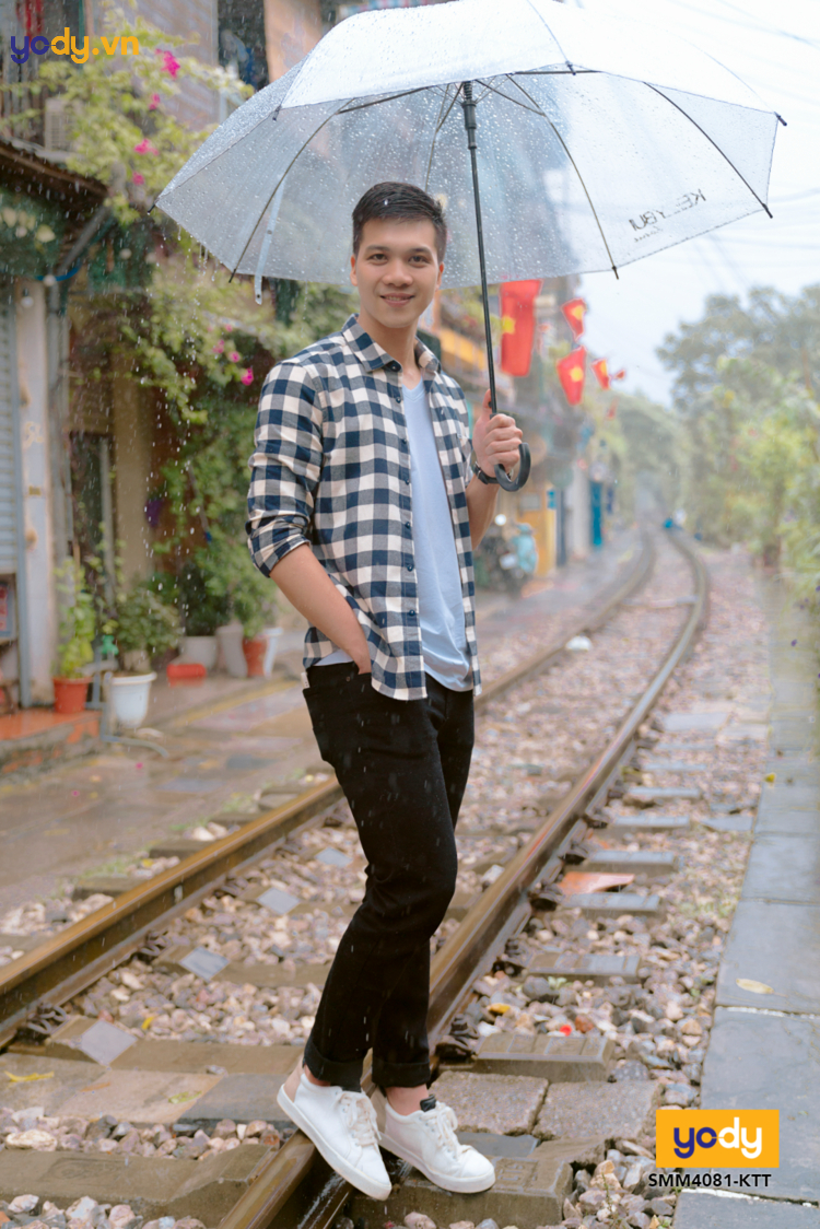 Chụp hình đẹp cho nam dưới mưa