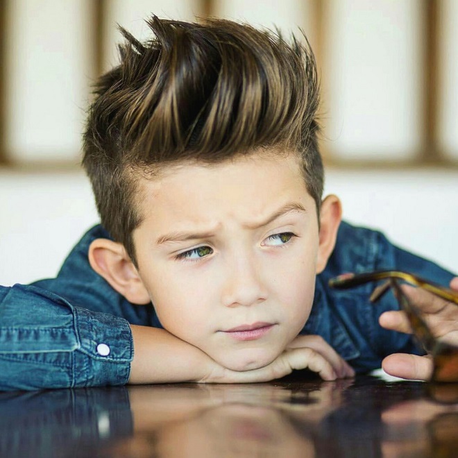 Tóc vuốt keo dựng đứng