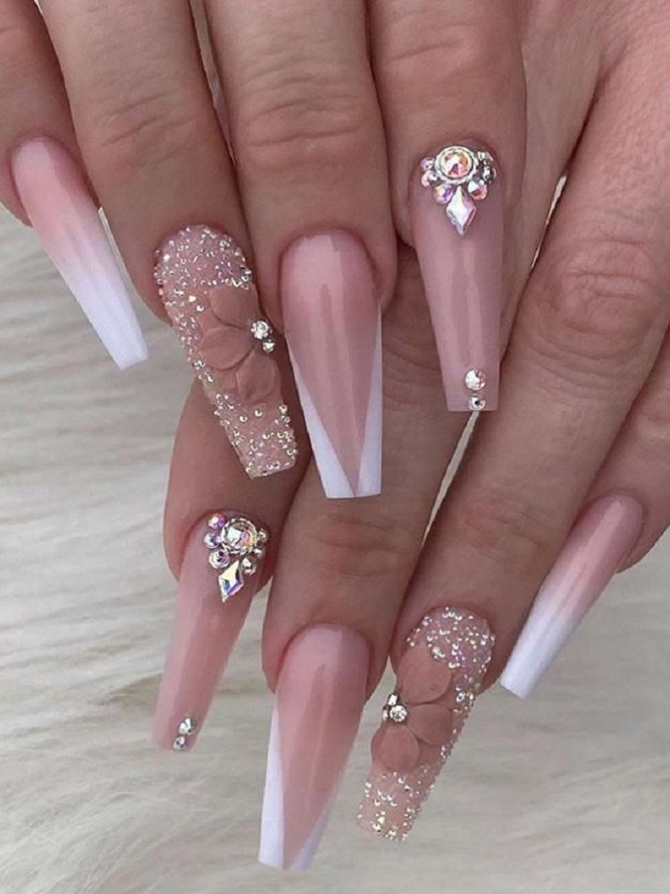mẫu nail đính đá đơn giản mà đẹp
