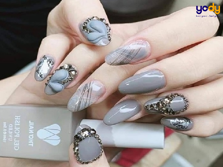 mẫu nail đính đá đơn giản mà đẹp