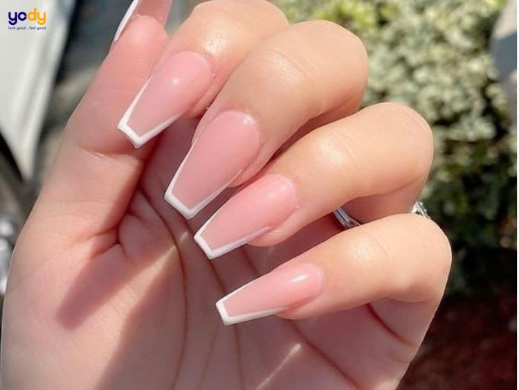 100+ mẫu nail chân màu trắng nhẹ nhàng, Hot Trend 2024