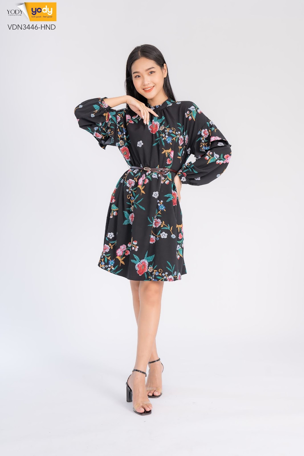 Màu nóng và màu lạnh - Nguyên tắc phối màu nâng tầm outfit Màu Nóng Và Màu Lạnh - Nguyên Tắc Phối Màu Nâng Tầm Outfit