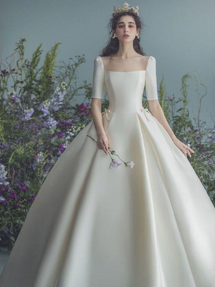 12 Mẫu váy cưới đơn giản sang trọng cho cô dâu nhẹ nhàng