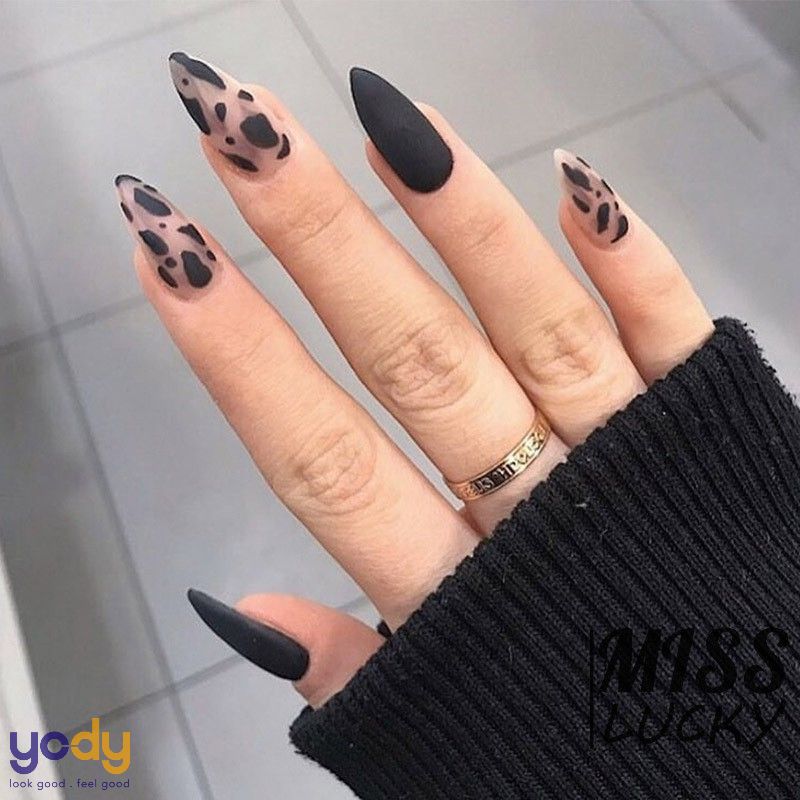 Mệnh Mộc sơn móng tay màu gì cho chuẩn phong thủy?