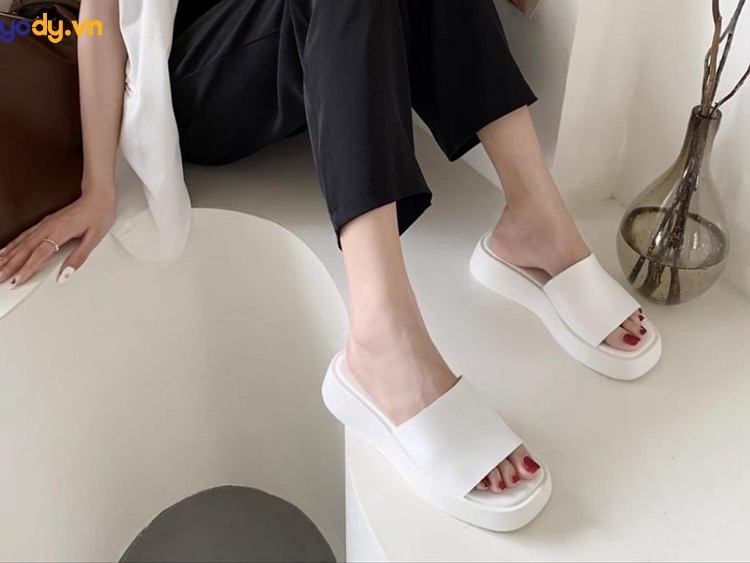 mix đồ đi biển cho người gầy
