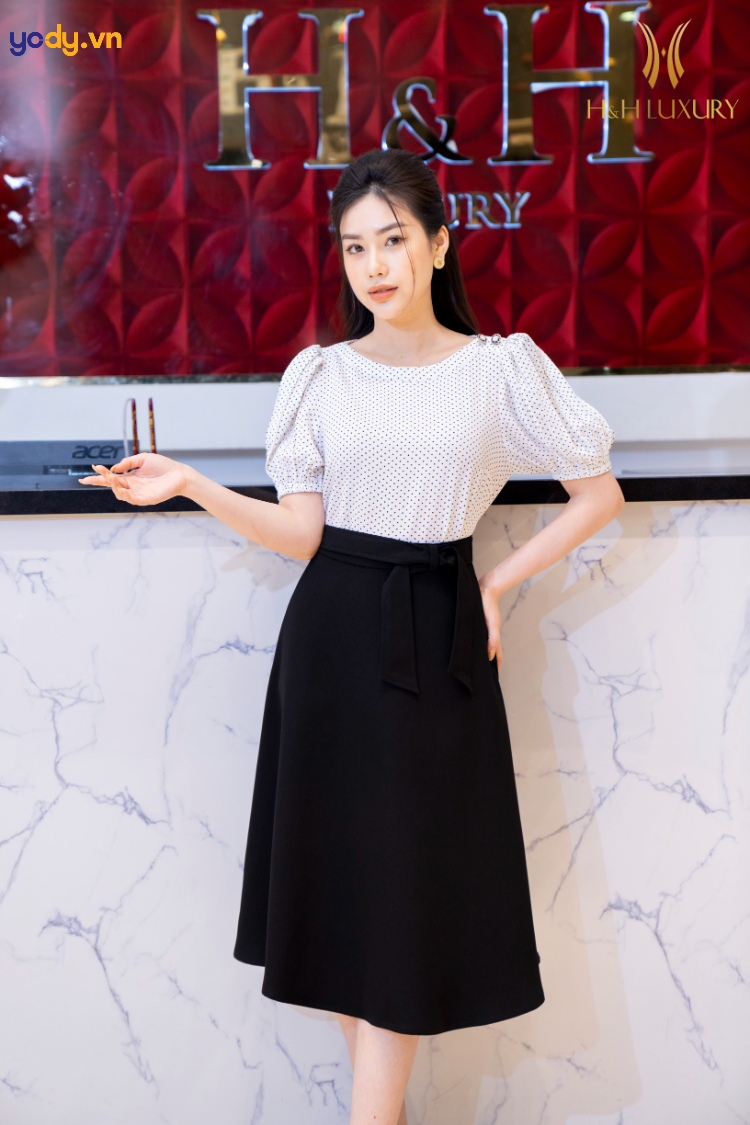 Chân váy đen dài nữ vải gấm xước dáng xòe bồng - Chân váy | ThờiTrangNữ.vn