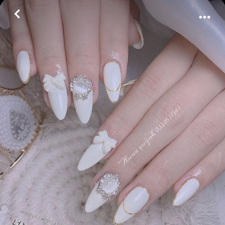 10 mẫu nail cô dâu 2024 đẹp đơn giản đến sang chảnh | All Things Beauty