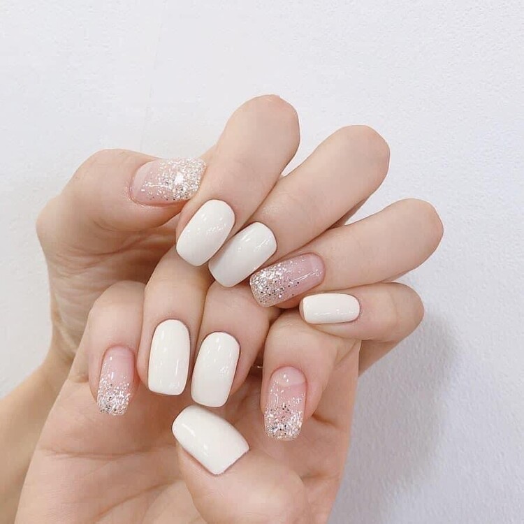 Ngọt ngào và tươi mới với những mẫu nail tone màu đỏ, hồng cực xinh