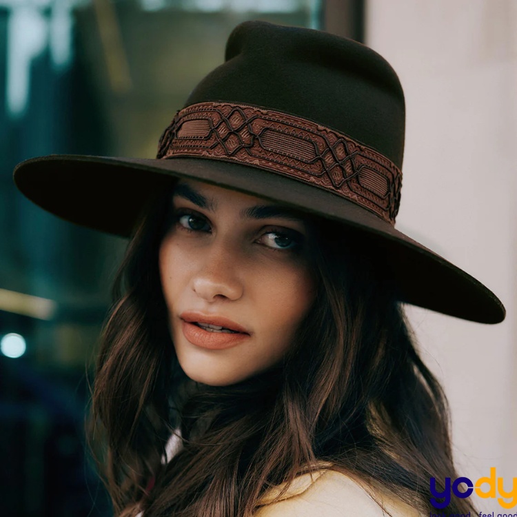 Mũ Fedora vành nhỏ