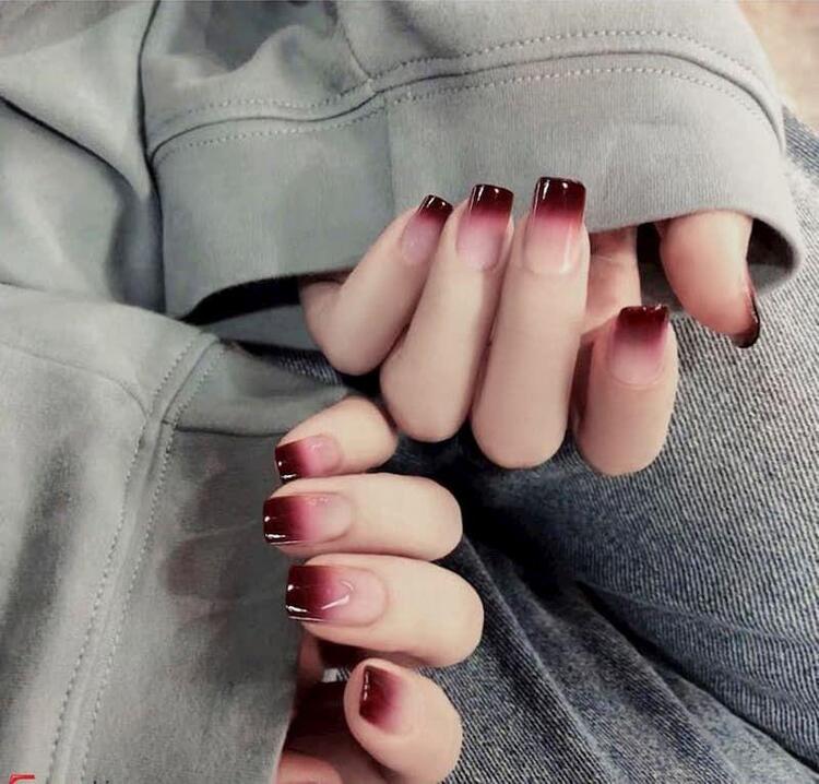 Ngọt ngào và tươi mới với những mẫu nail tone màu đỏ, hồng cực xinh