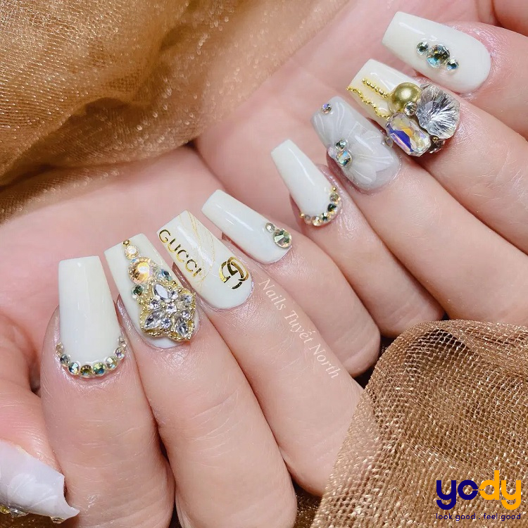 Nails đẹp đi dự tiệc 2022