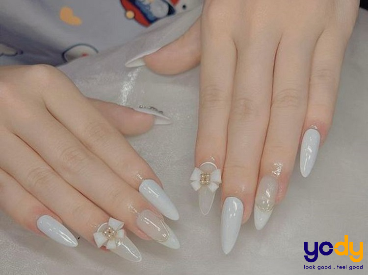 Các bước thực hiện và mẫu đính đá móng tay sang trọng - Blog Tiệm Nail