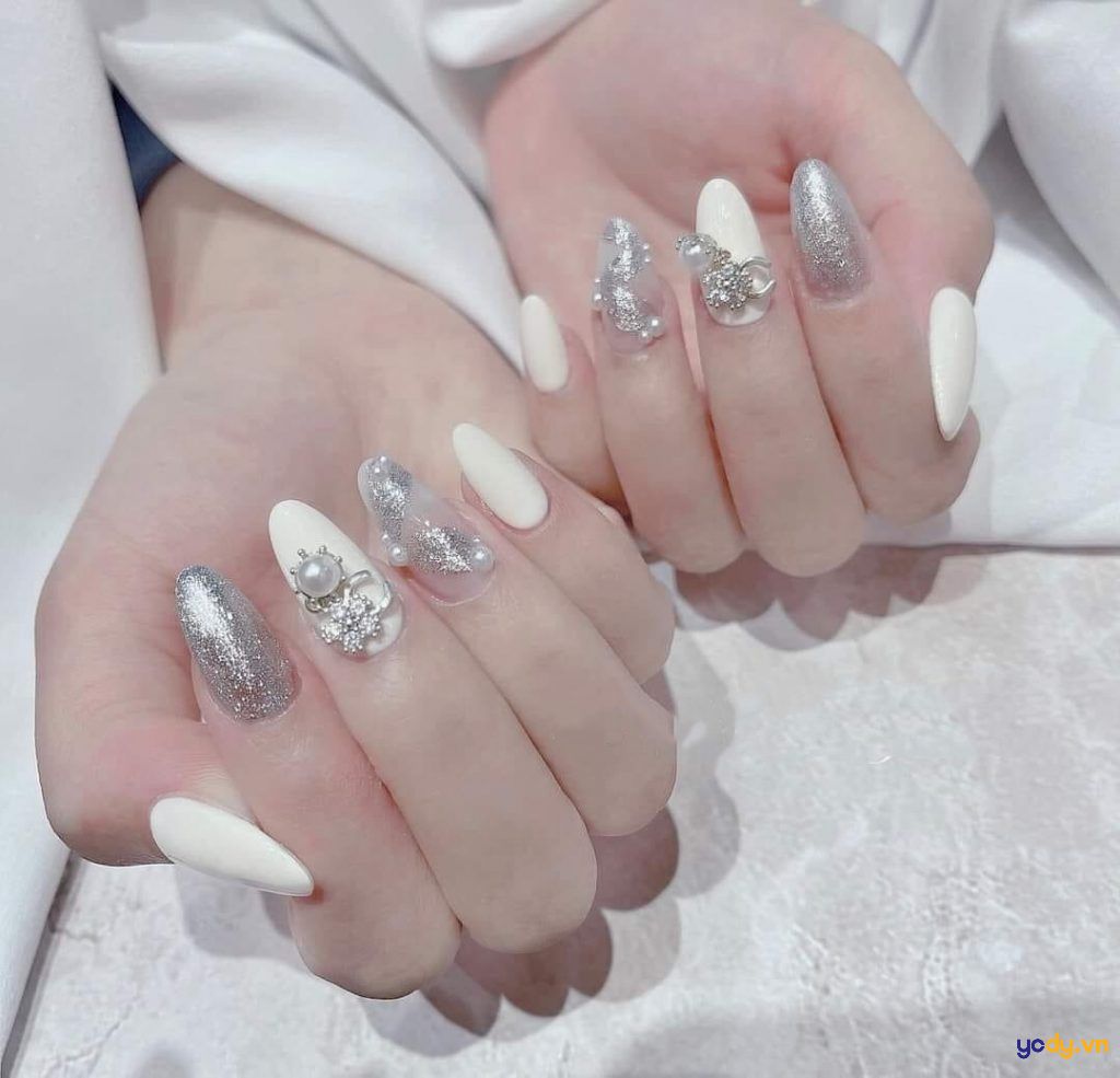 Các bước thực hiện và mẫu đính đá móng tay sang trọng - Blog Tiệm Nail