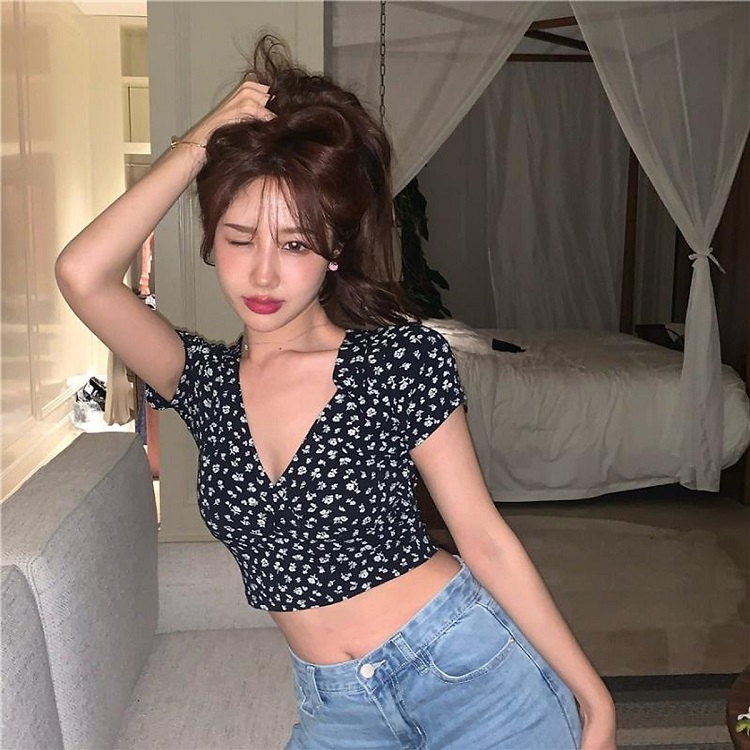 ngực lép nên mặc gì