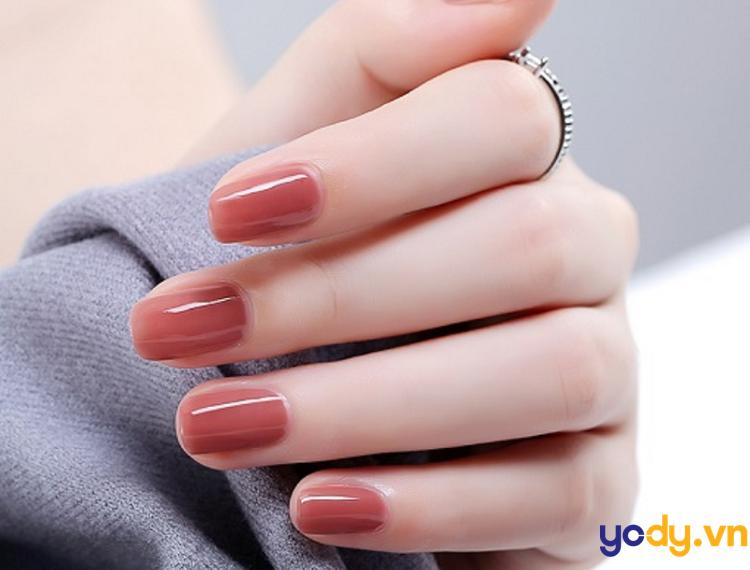 Da ngăm sơn móng tay màu gì? 10+ màu nail tôn da nhất