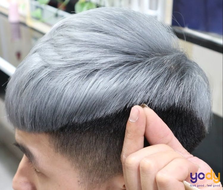 Nhuộm tóc balayage đang trở thành xu hướng tóc nữ 2024 hot nhất được nhiều  bạn nữ lựa chọn. Sở hữu những nét đặc trưng riêng, tóc nhuộm balayage mang  đến cho