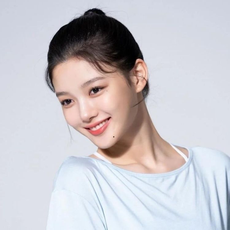 Sự nghiệp và tình duyên của người sở hữu nốt ruồi ở cằm