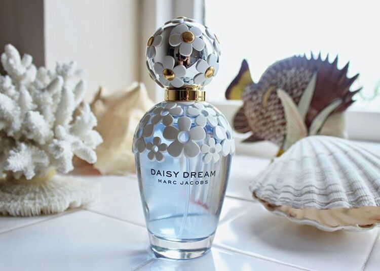 review Nước hoa Daisy