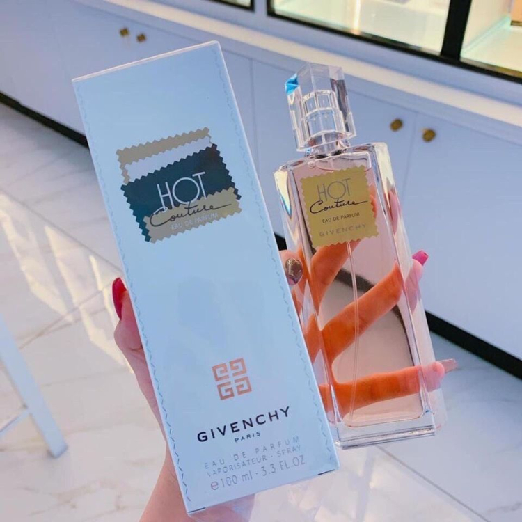 Nước hoa nữ được nhiều người săn đón