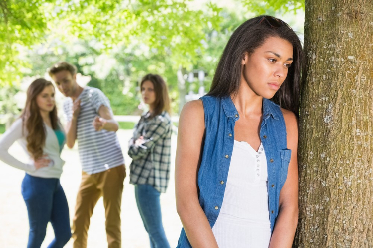 Nguyên nhân dẫn đến peer pressure là gì?