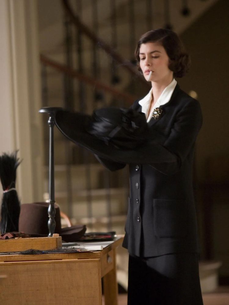 Coco Before Chanel - Cuộc đời Coco (2009)