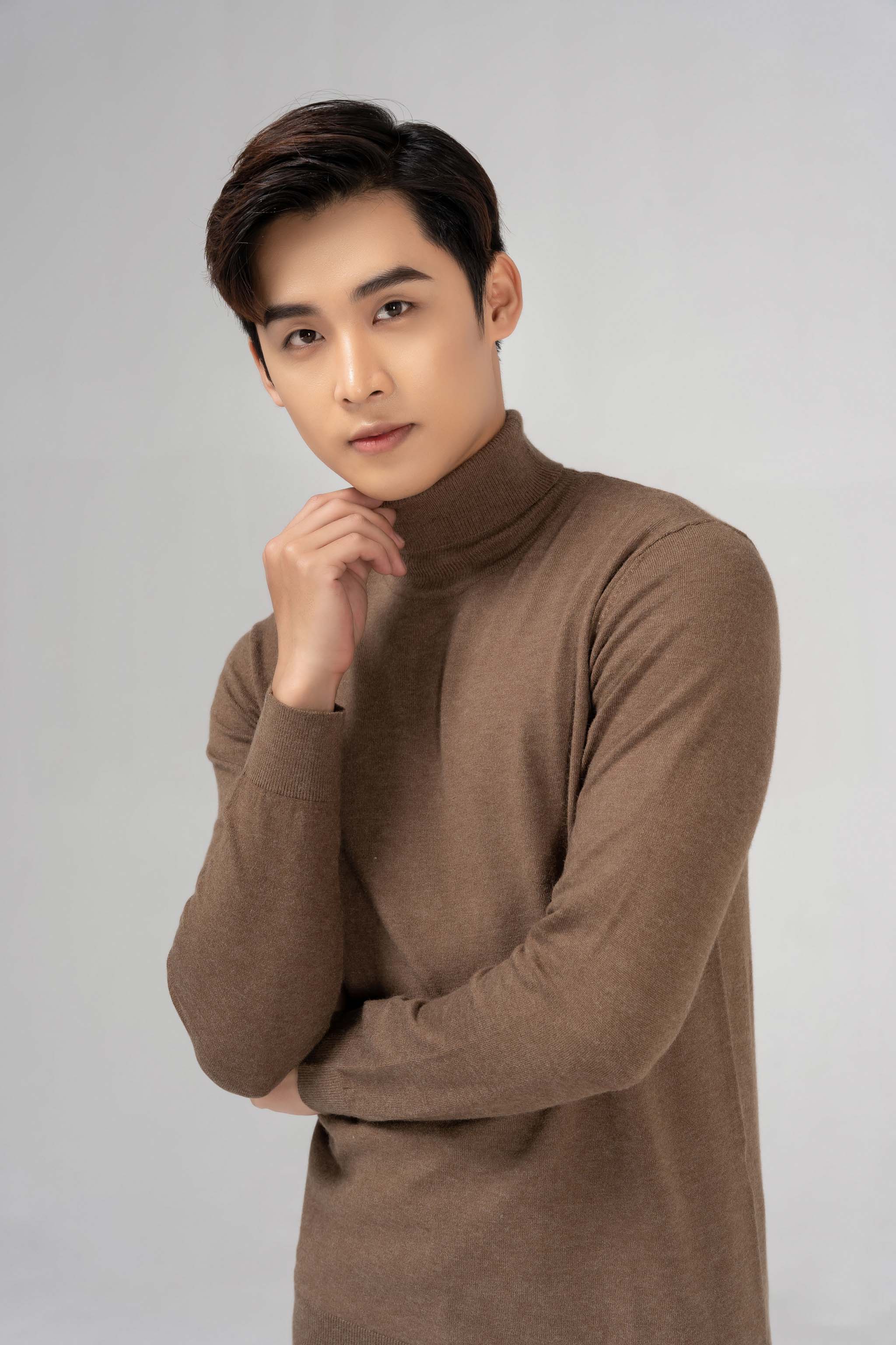 phối đồ áo len cổ lọ nam